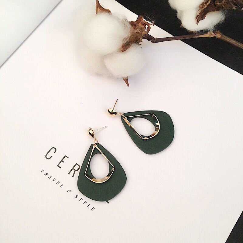 1 Pair Vintage Wood Hollow Out Water Droplet Women's Drop Earrings
