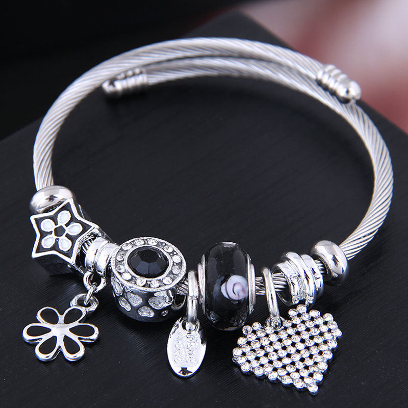 Fashion Metal Flower Love Pendant Multi-Element Bracelet