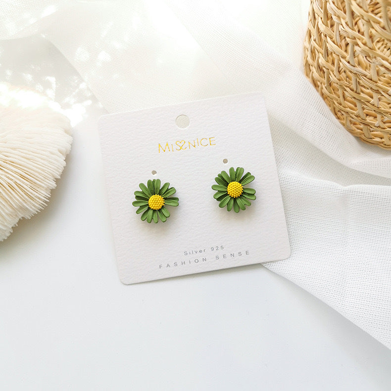 Simple Daisy Flower Alloy Stud Earrings for Women