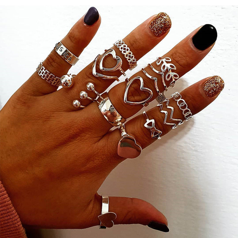 Retro Fashion Heart and Leaf Ring Set - 17 Piece Jewelry Collection