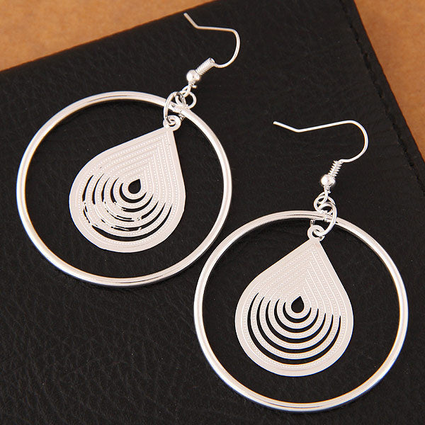New Fashion Leaf Tassel Earrings for Women