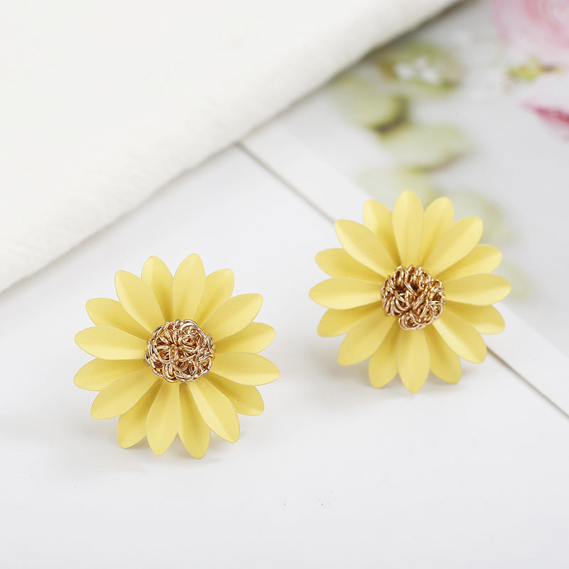 Sweet Daisy Flower Stud Earrings - Chic Japanese Style Daisies