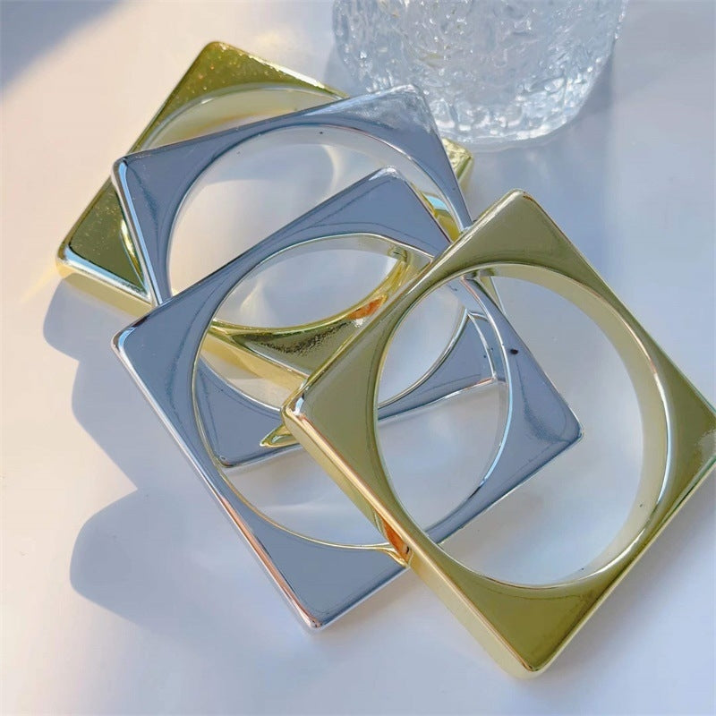 Elegant Geometric Resin Gold Plated Women's Bangle Bracelet