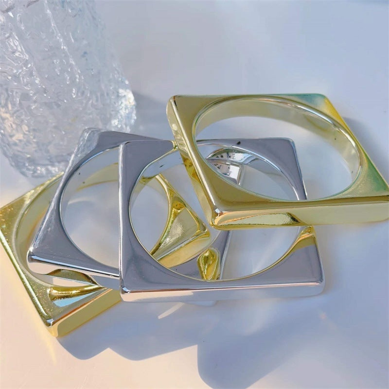 Elegant Geometric Resin Gold Plated Women's Bangle Bracelet