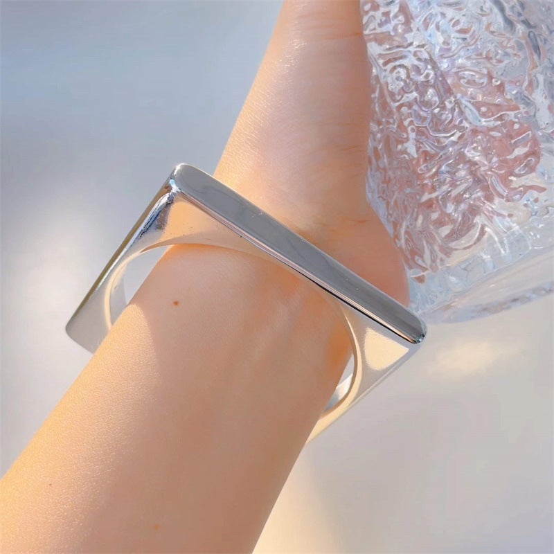Elegant Geometric Resin Gold Plated Women's Bangle Bracelet