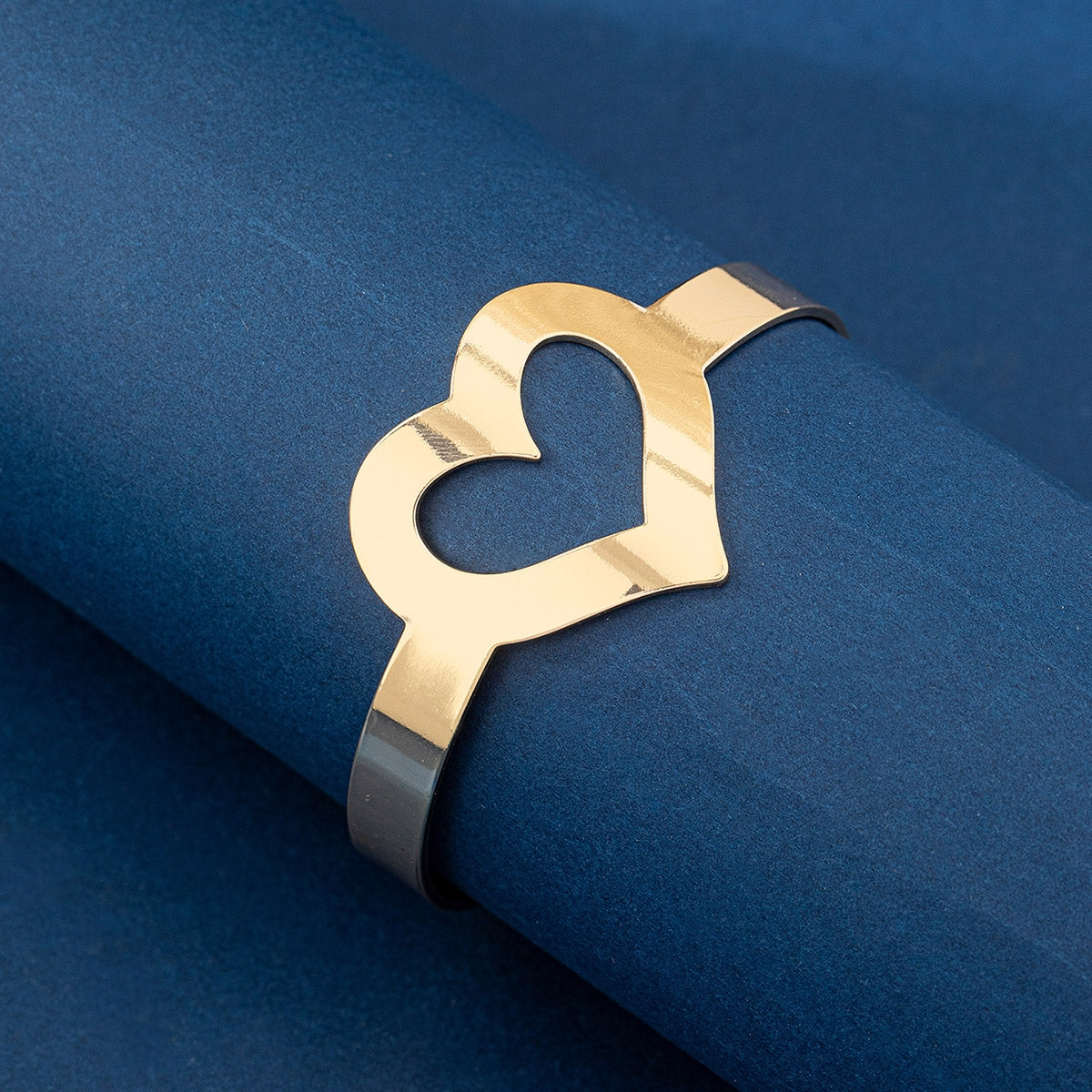 Elegant Heart Shape Openwork Bangle Bracelet 2024 Fashion Jewelry
