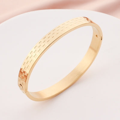 Fashion Stainless Steel Plaid Couple Bracelet with Egg-Shaped Buckle