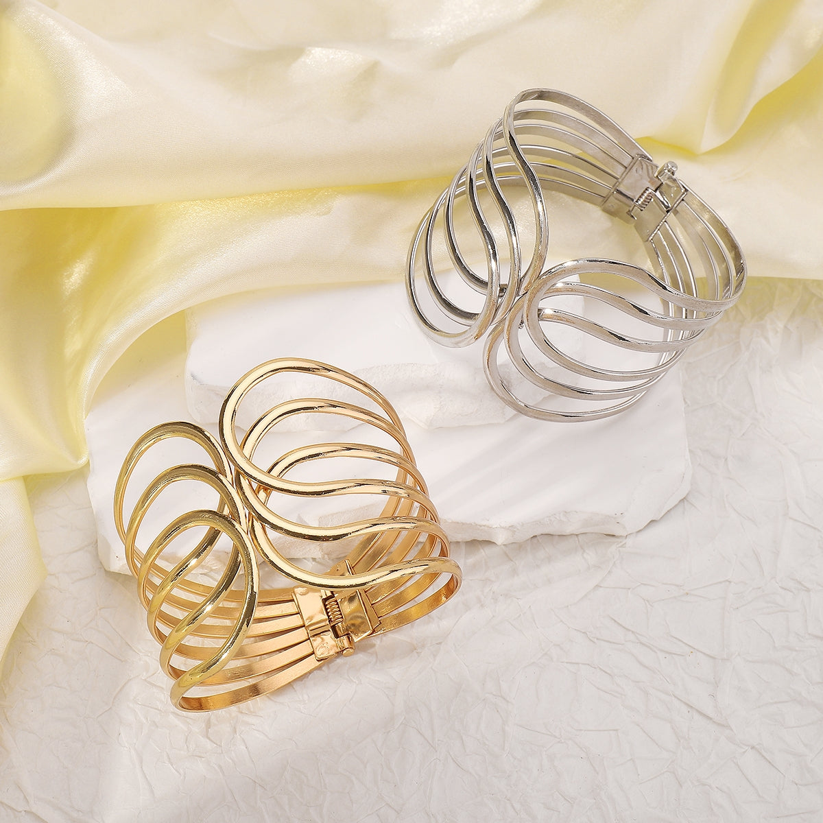 Hip-Hop Punk Geometric Alloy Plated Women's Bangle Bracelet