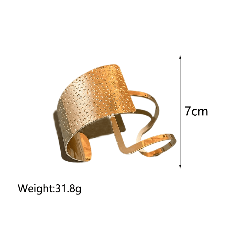 Luxurious Irregular Heart Metal Bangle Bracelet