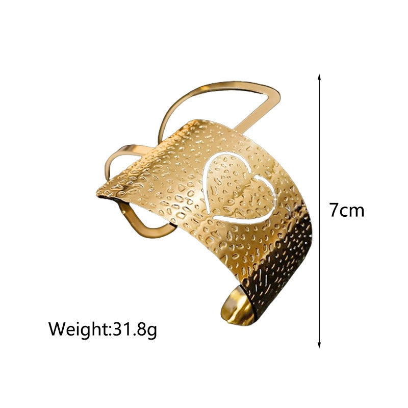 Luxurious Irregular Heart Metal Bangle Bracelet