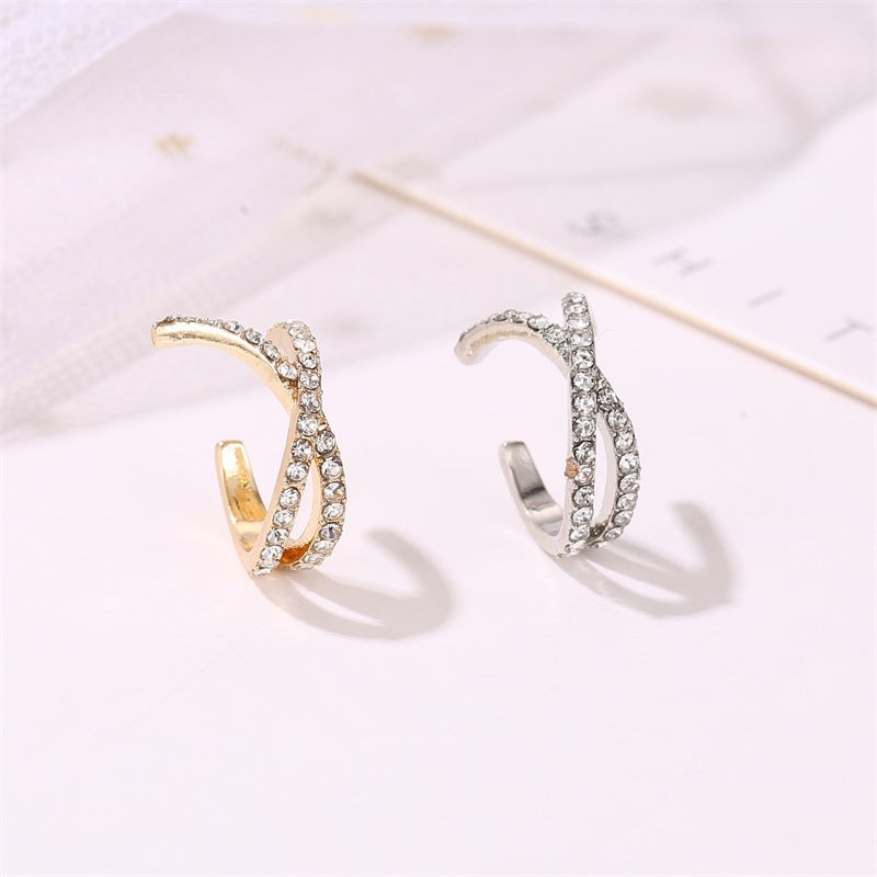Cross U-Shaped Ear Cuff with Retro Diamond Design - Single Clip-On Earring