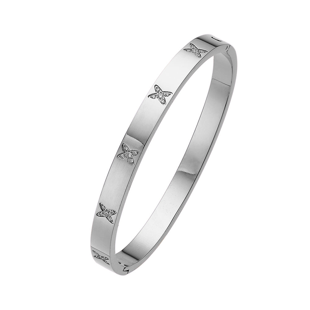Simple Heart Shape Diamond Gold-Plated Titanium Steel Bangle Bracelet