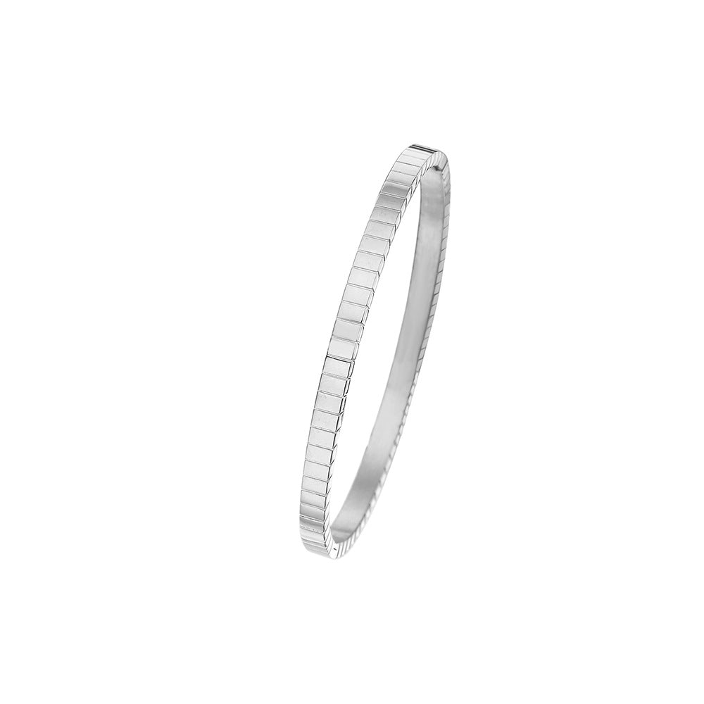 Simple Heart Shape Diamond Gold-Plated Titanium Steel Bangle Bracelet