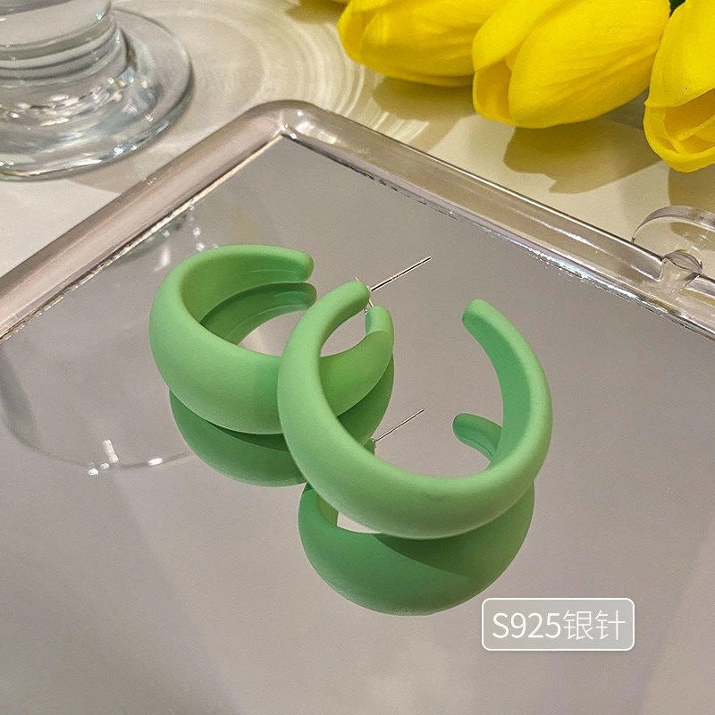 Simple Retro Matte C-Shaped Hoop Earrings 2023