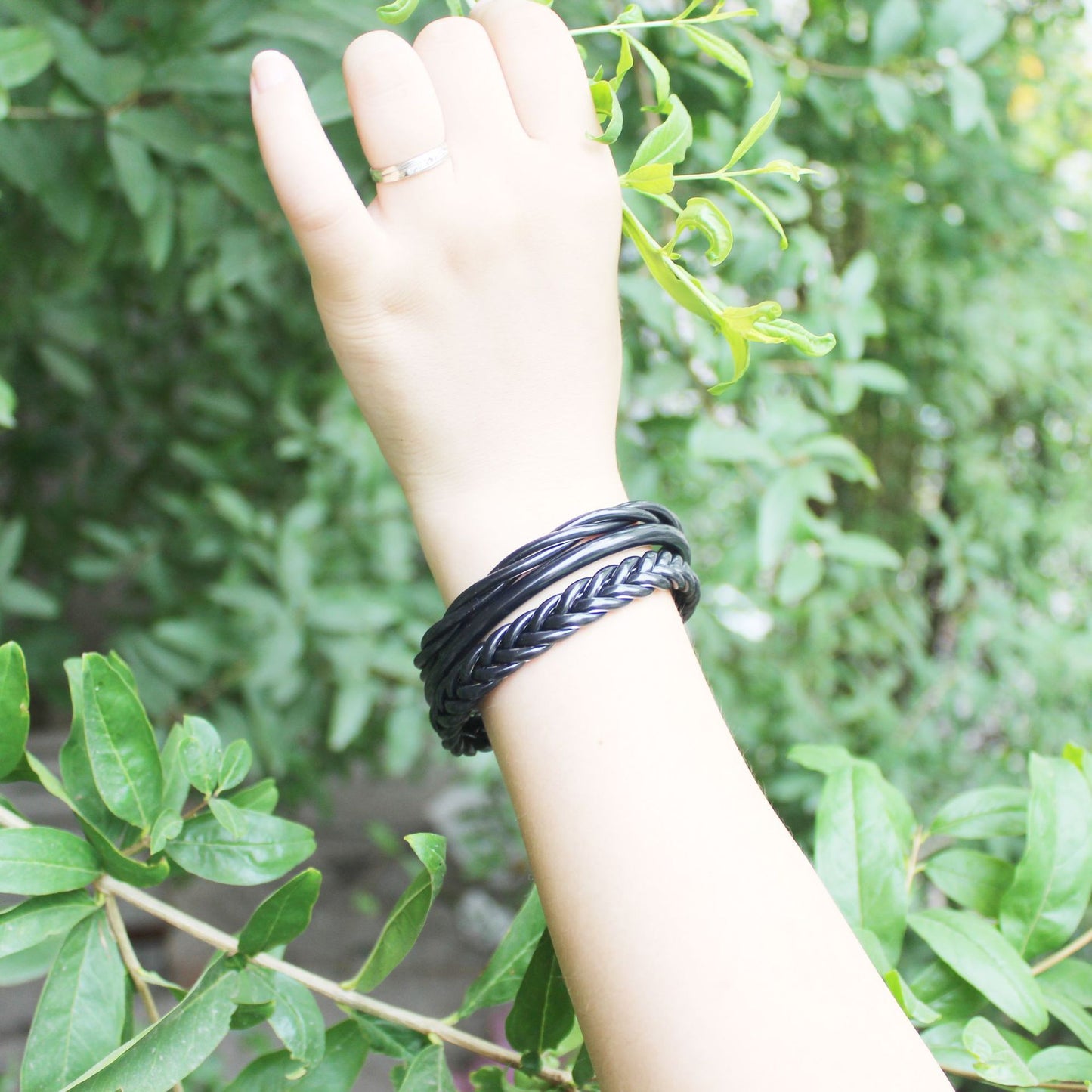 Simple Solid Color Resin Handmade Women's Bangle with Gold Foil Accents