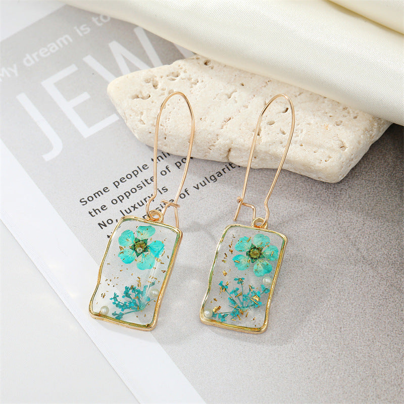 Simple Resin Flower Epoxy Transparent Dangle Earrings with Pearl Accents