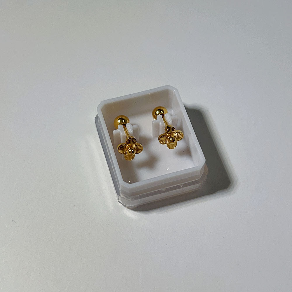 1 Pair Sweet Heart Shape Titanium Steel Stud Earrings - 18k Stainless Steel Layered Design for Women