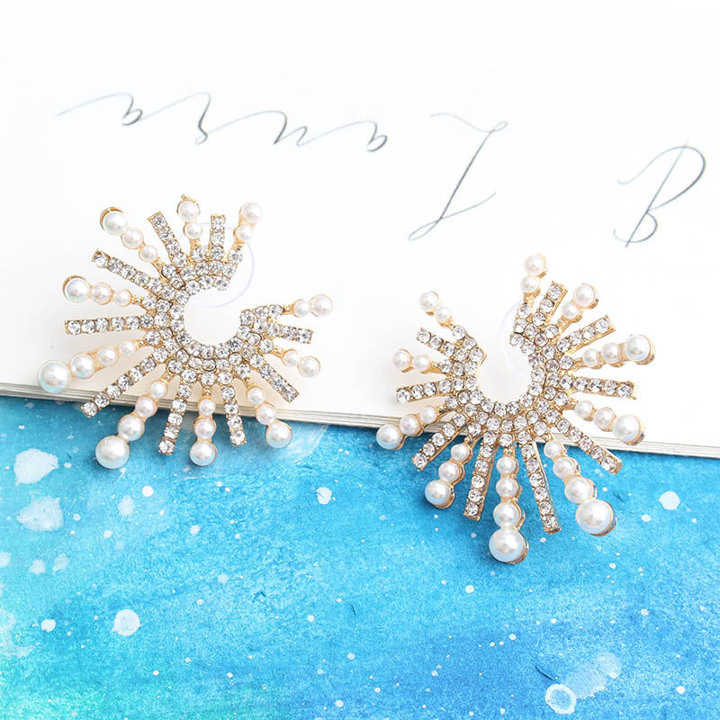 Luxurious Floral Alloy Plated Pearl and Rhinestone Stud Earrings for Women