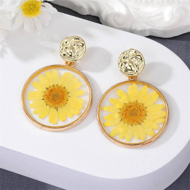 Transparent Daisy Resin Pendant Earrings