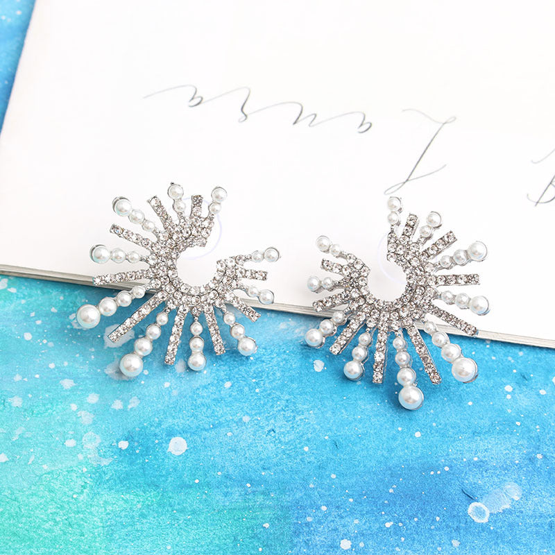 Luxurious Floral Alloy Plated Pearl and Rhinestone Stud Earrings for Women