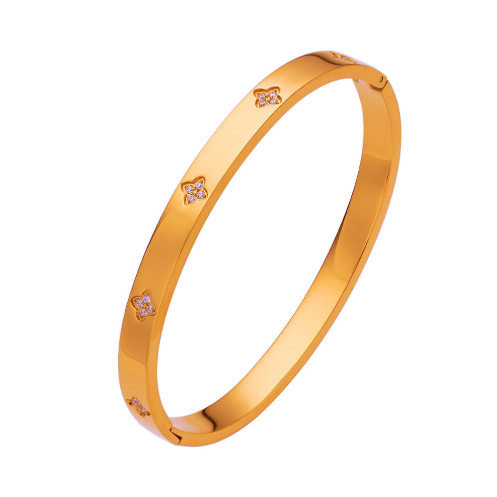 Simple Heart Shape Diamond Gold-Plated Titanium Steel Bangle Bracelet
