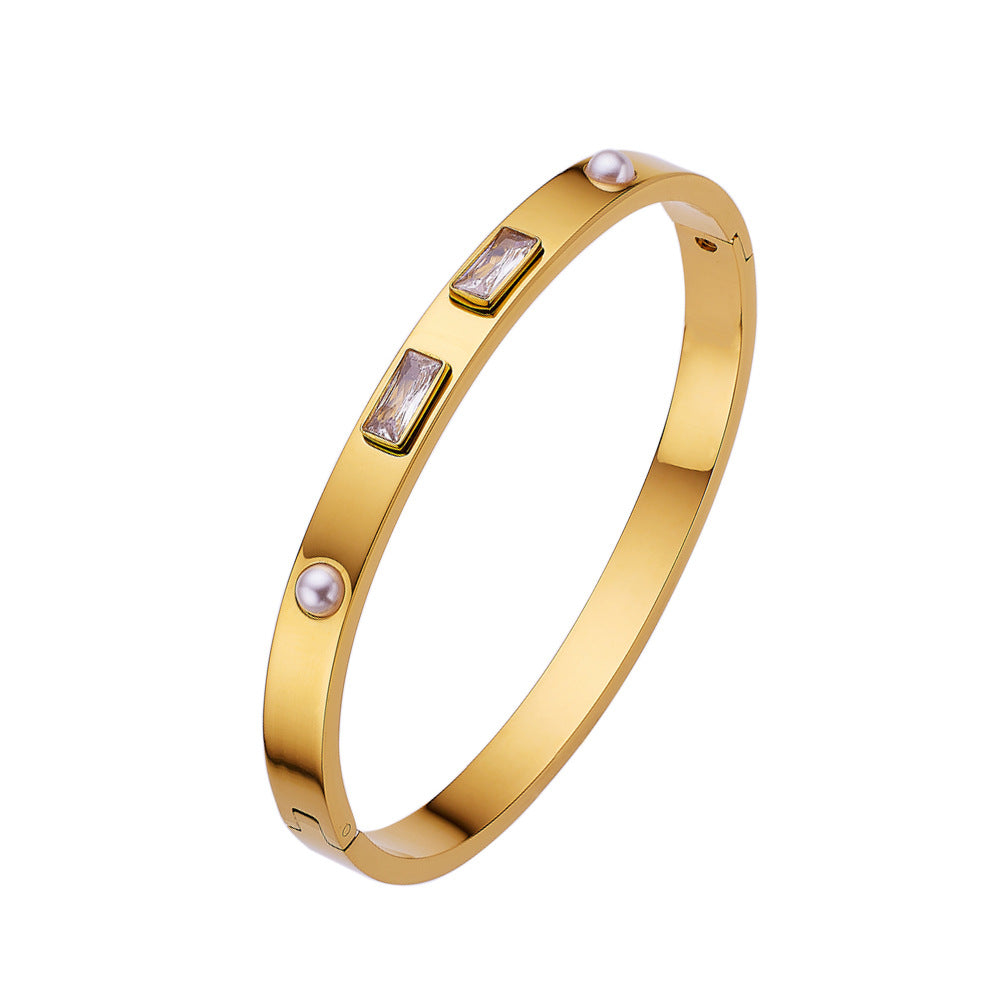 Simple Heart Shape Diamond Gold-Plated Titanium Steel Bangle Bracelet
