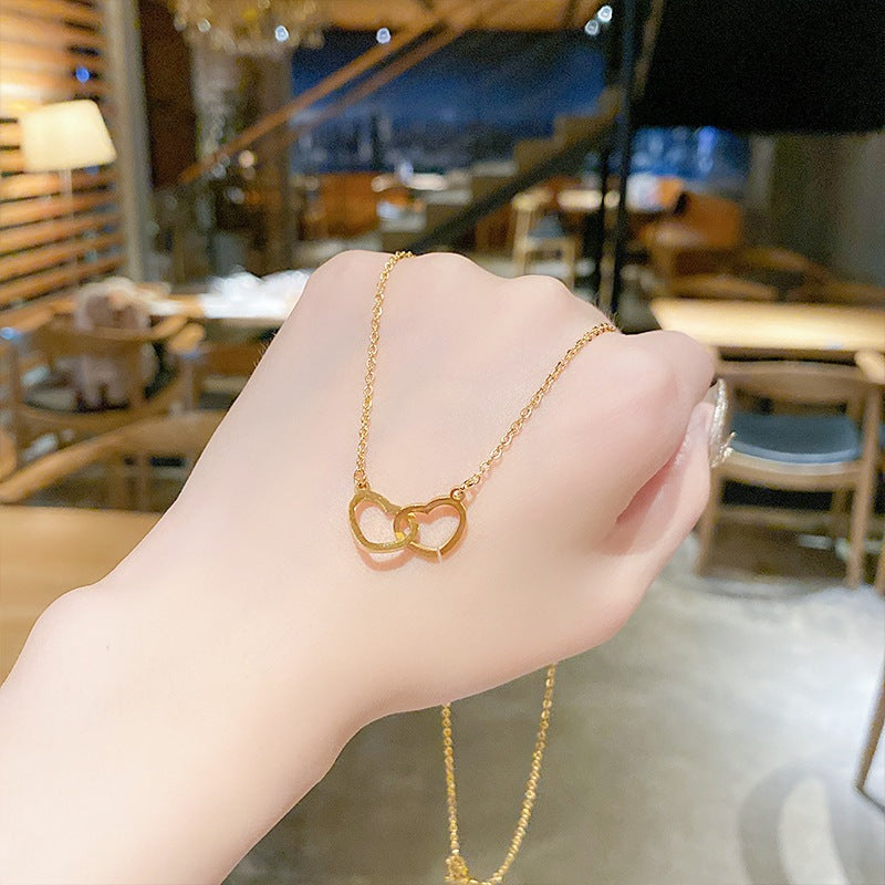 Heart-shaped Double Ring Hollow Titanium Steel Necklace - Minimalist 18k Gold Plated Clavicle Chain