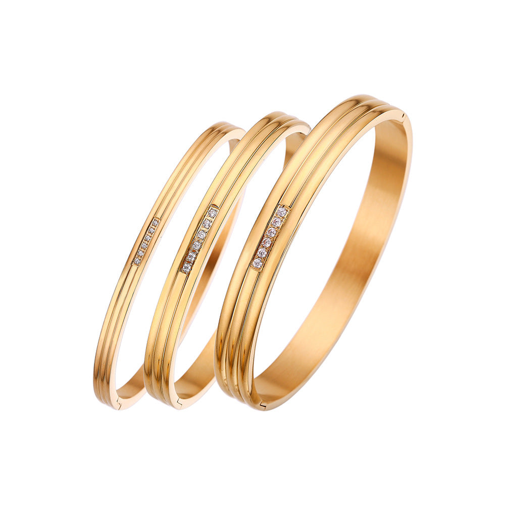 Simple Heart Shape Diamond Gold-Plated Titanium Steel Bangle Bracelet