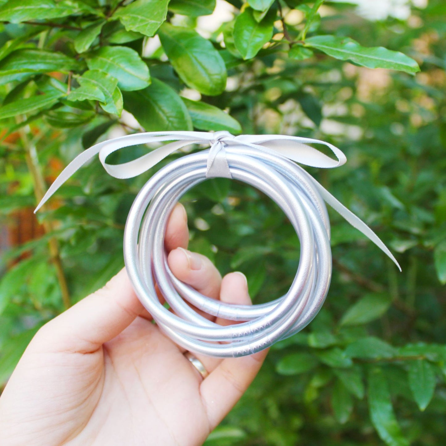 Simple Circle Gold Foil Women's Bangle Bracelet