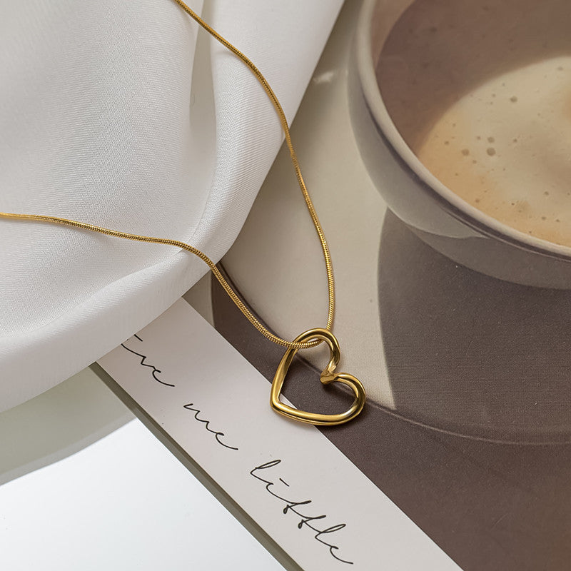 Retro Heart Shape Titanium Steel Pendant Necklace