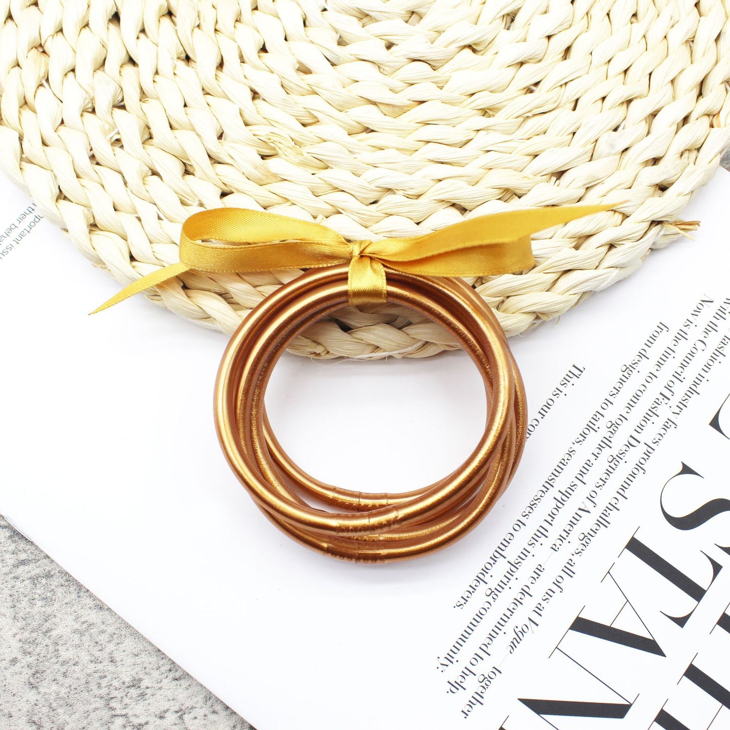 Simple Circle Gold Foil Women's Bangle Bracelet