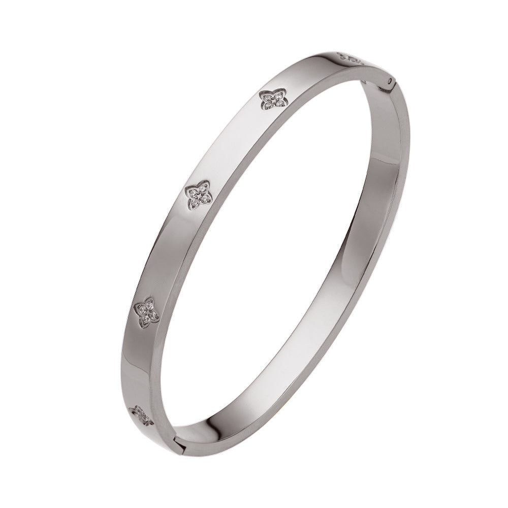 Simple Heart Shape Diamond Gold-Plated Titanium Steel Bangle Bracelet