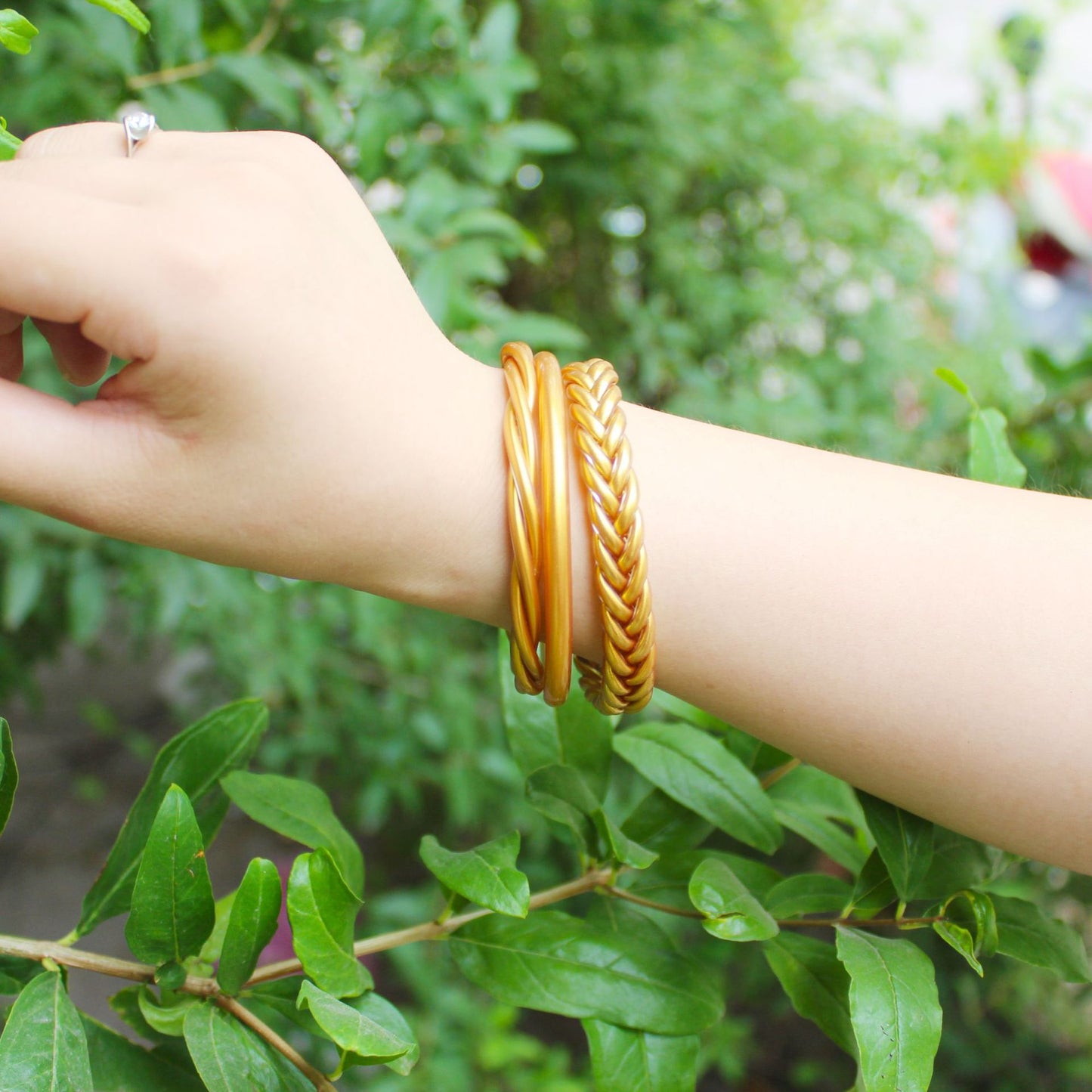 Simple Solid Color Resin Handmade Women's Bangle with Gold Foil Accents