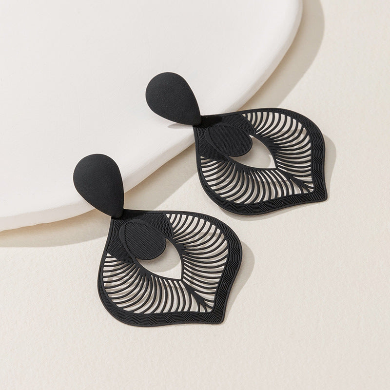 Retro Geometric Hollow Metal Drop Earrings