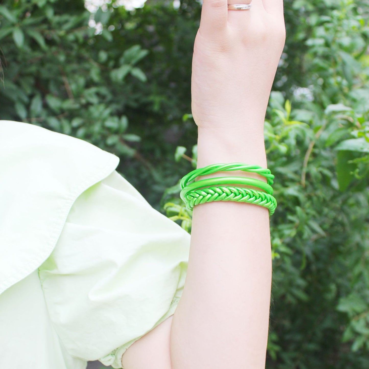 Simple Solid Color Resin Handmade Women's Bangle with Gold Foil Accents