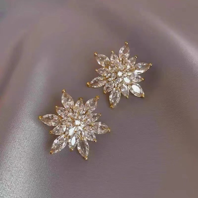 Elegant Heart Flower Zircon Alloy Earrings for Women