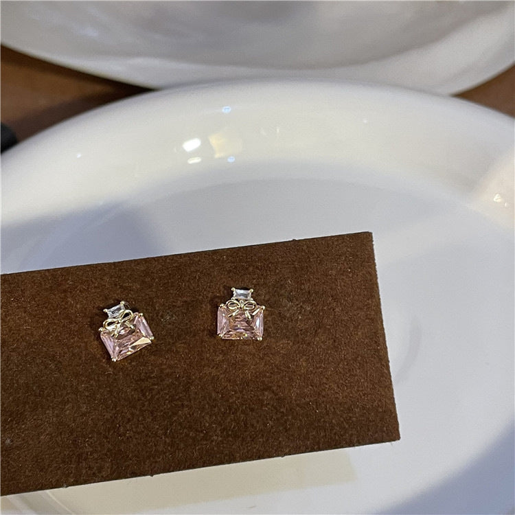 Sweet Heart Shaped Zircon Inlay Copper Ear Clips and Studs - 1 Pair