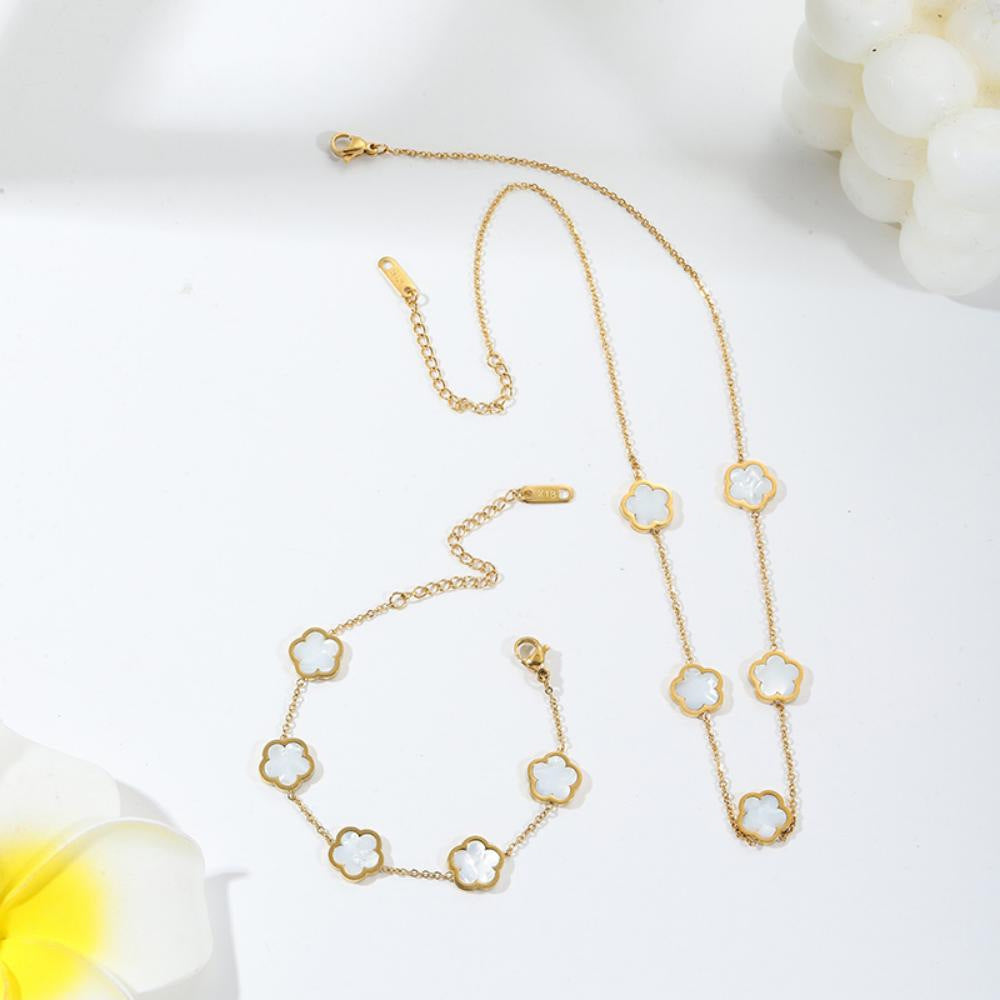 Simple Clover Titanium Steel Patchwork Necklace - Minimalist Luxury Design