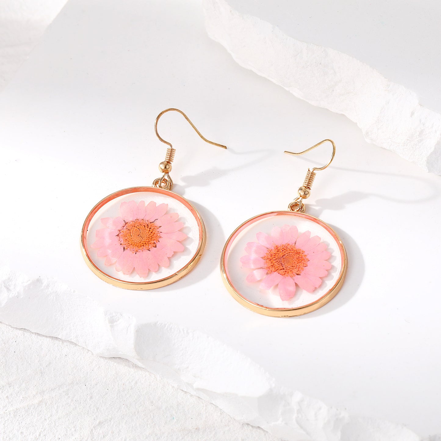Vacation Floral Resin Epoxy Daisy Drop Earrings for Women