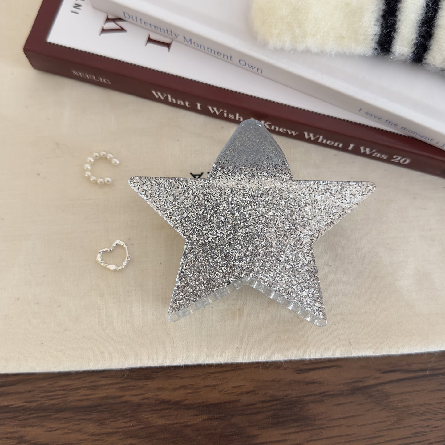 Streetwear Star Shark Hair Claw Clip - Niche Design Hair Accessory