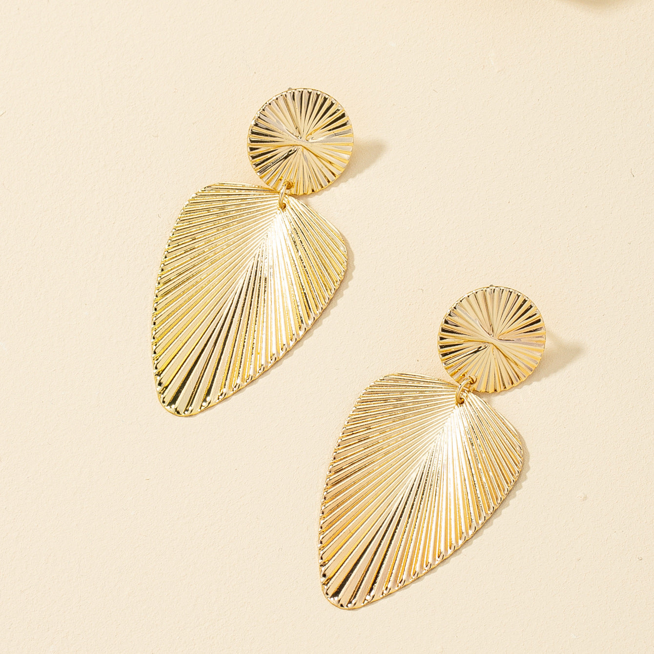 New Metal Leaf Design Earrings 2021 Trendy French Style