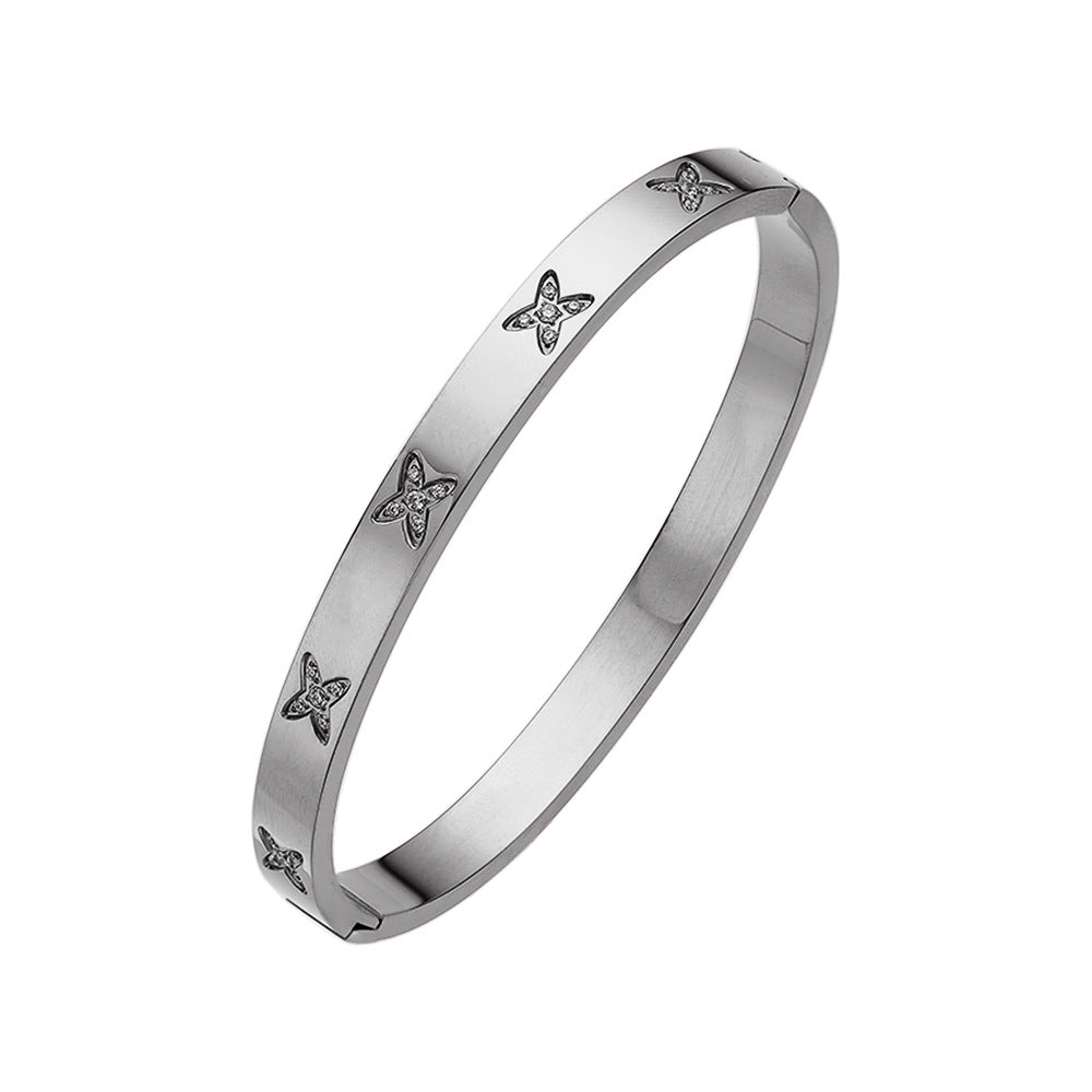 Simple Heart Shape Diamond Gold-Plated Titanium Steel Bangle Bracelet