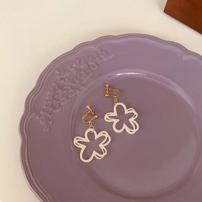 Sweet Floral Alloy Drop Earrings with S925 Silver Needle