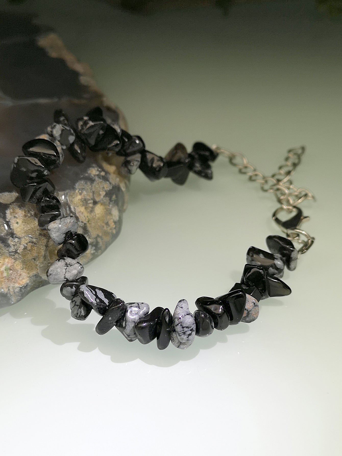 Natural Crystal Amethyst Agate Tourmaline Bracelet with Irregular Stone Beads