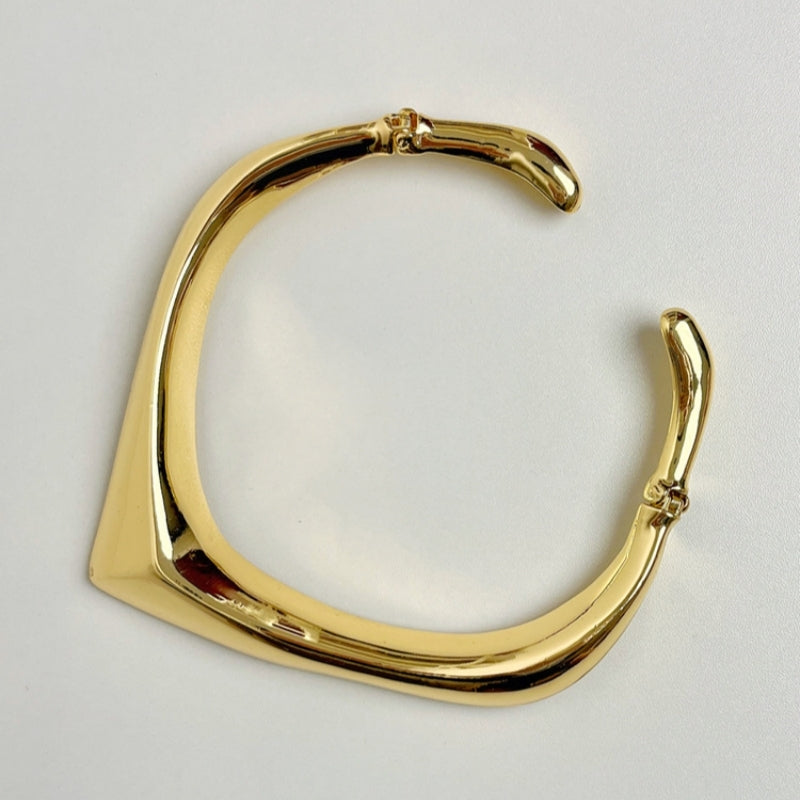 Retro Alloy Plated Women's V-Shaped Choker Necklace