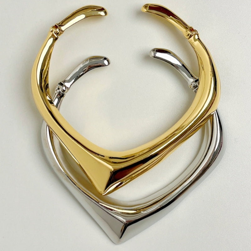 Retro Alloy Plated Women's V-Shaped Choker Necklace