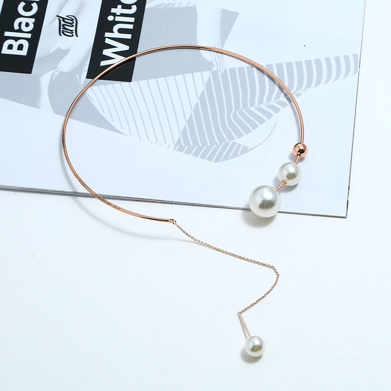 Retro Geometric Alloy Choker with Pearl Tassel Design