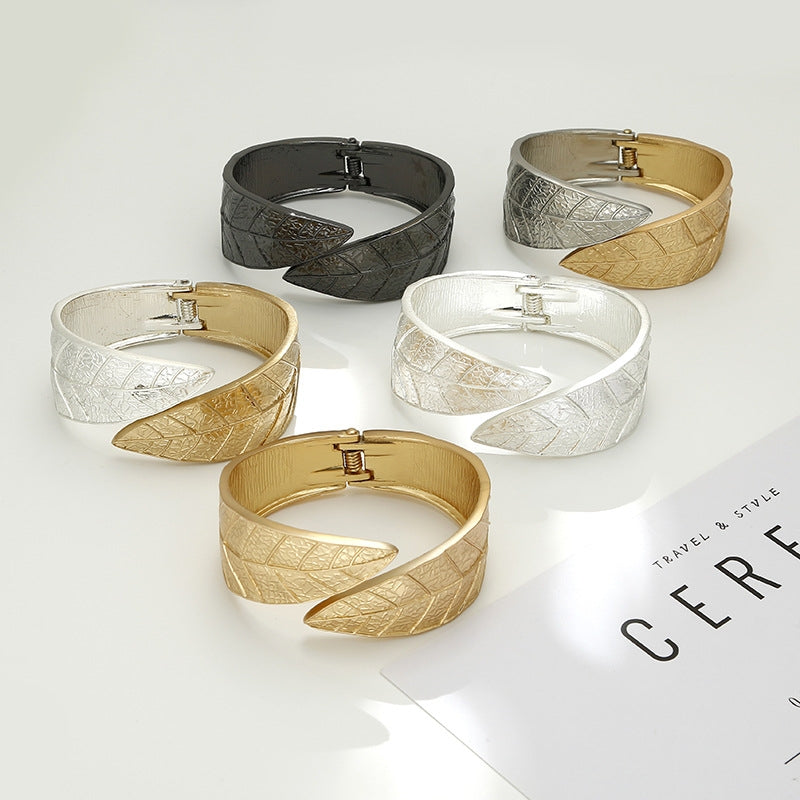 Retro Silver Leaf Adjustable Women's Bangle Bracelet