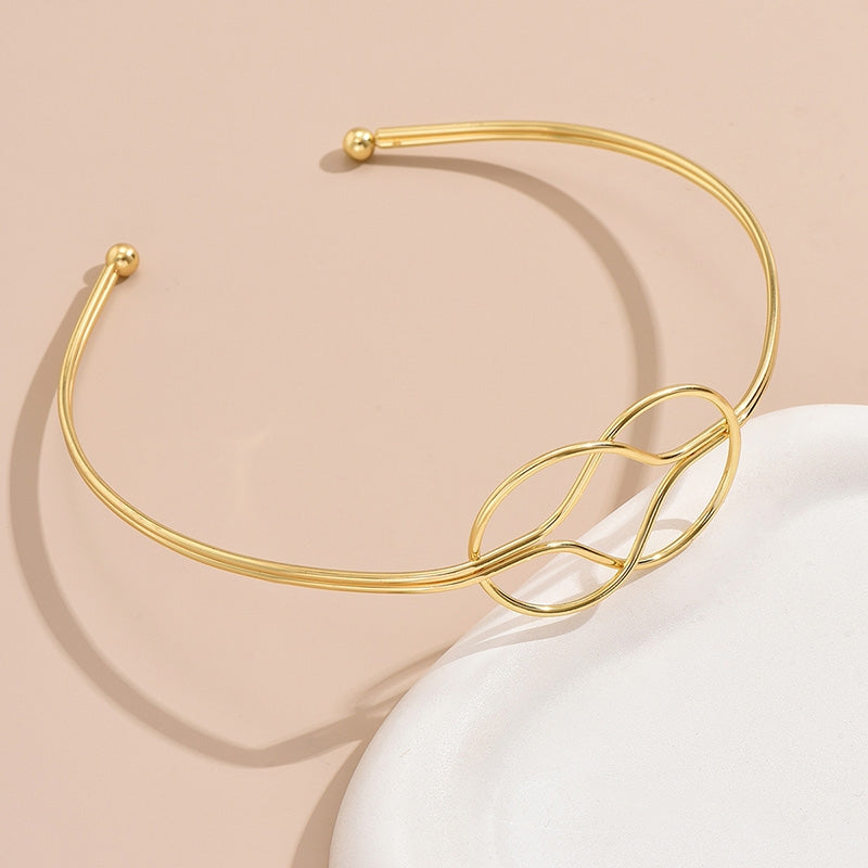 Simple Geometric Hollow Alloy Women's Choker Necklace