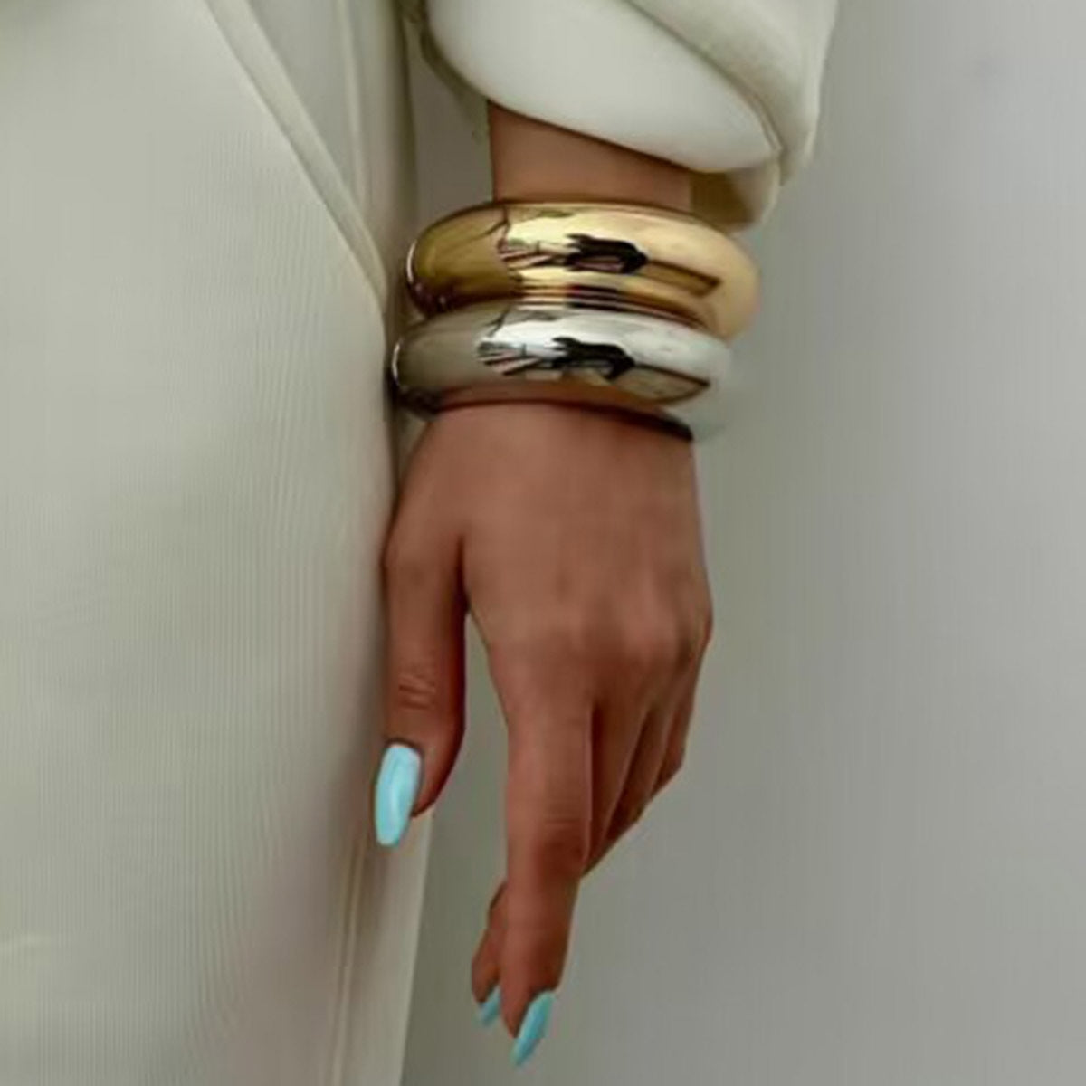 Simple Geometric Solid Color Alloy Bangle Bracelet